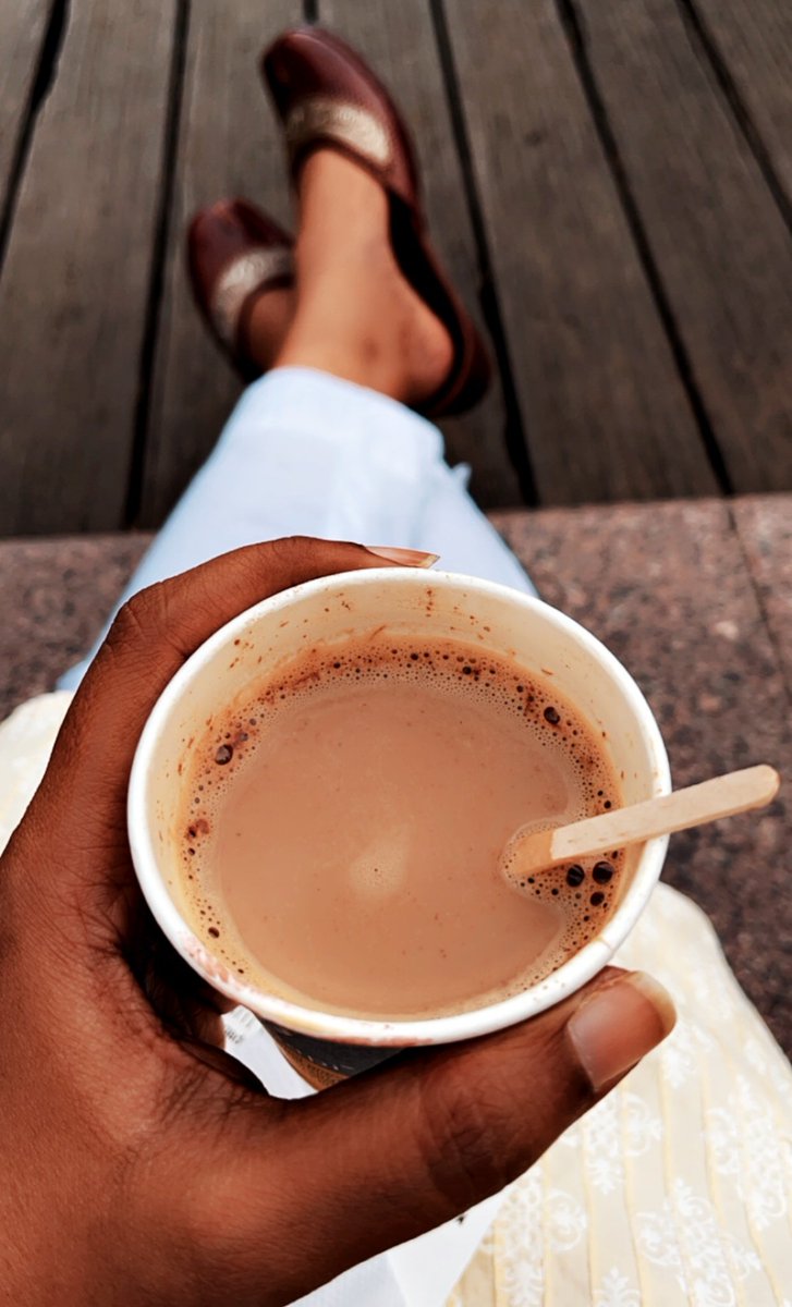 Anagha_Shiv's tweet image. ಗುರುವಾರ ಸಂಜೆ ಶುಂಠಿ ಚಹಾ.... Brought to you by me from #hattiKaapi 
☕
#SpillSomeTea