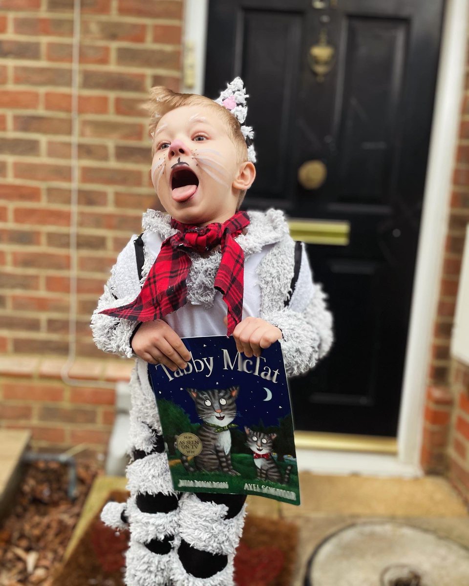 MrsJessBW's tweet photo. Here they come…World Book Day 24. I give you Samuel Sprat. #WorldBookDay2024 #tabbymctat #samuelsprat @MagicLightPics #juliadonaldson https://t.co/5fLscEsxp5