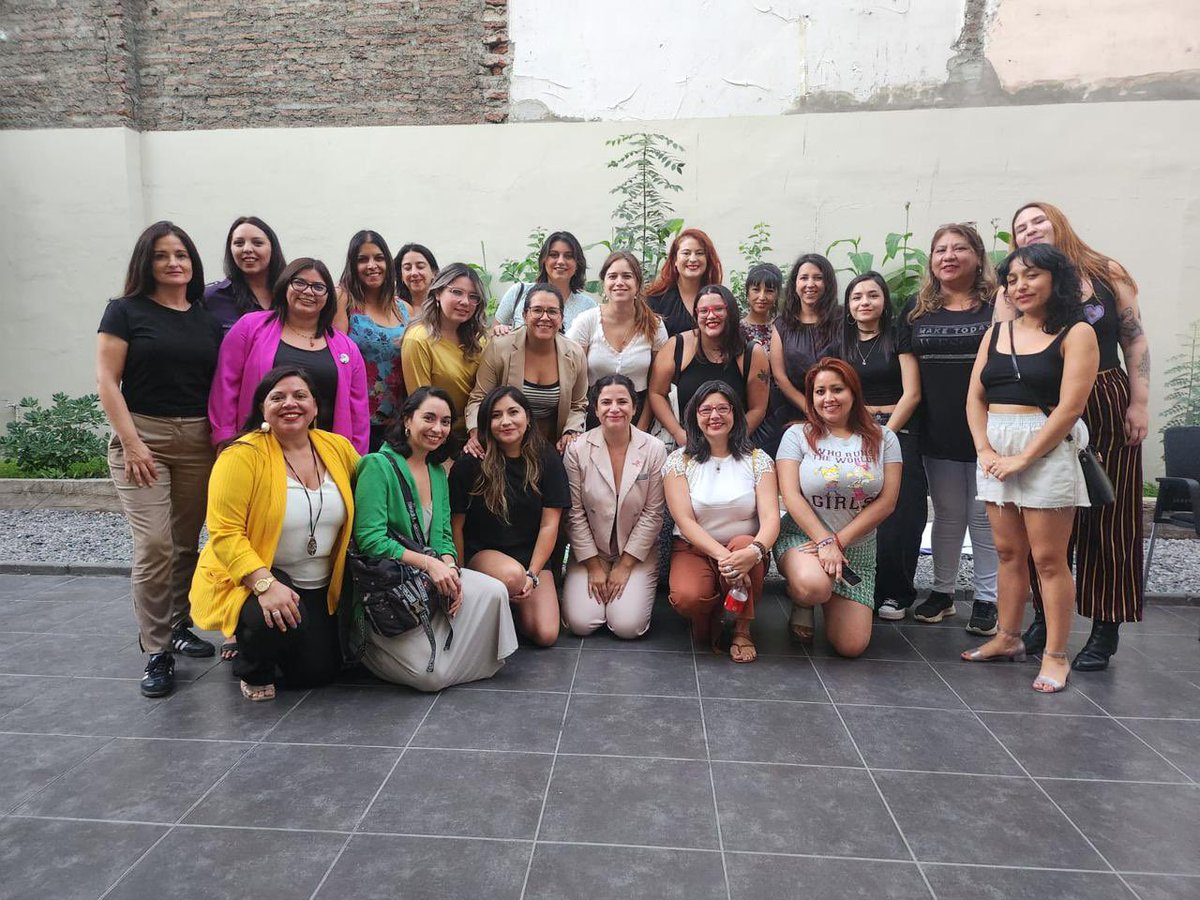 ¡ES LEY! 

Celebrando con la Ministra de la Mujer <a href="/totiorellanag/">Antonia Orellana (ella/she)</a> la aprobación de Ley Integral contra la violencia hacia las mujeres, Un avance legislativo de relevancia para dar forma a más acciones para la equidad, prevención y erradicación de la violencia de género