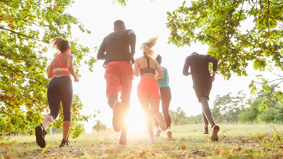 Explore the intersection of lifestyle and planetary health through the Healthy People, Healthy Planet speaker series coming in April. Open to the Queen's community, these free, virtual sessions will cover diet, sleep, exercise, sustainability and more. bit.ly/3Tqa9be
