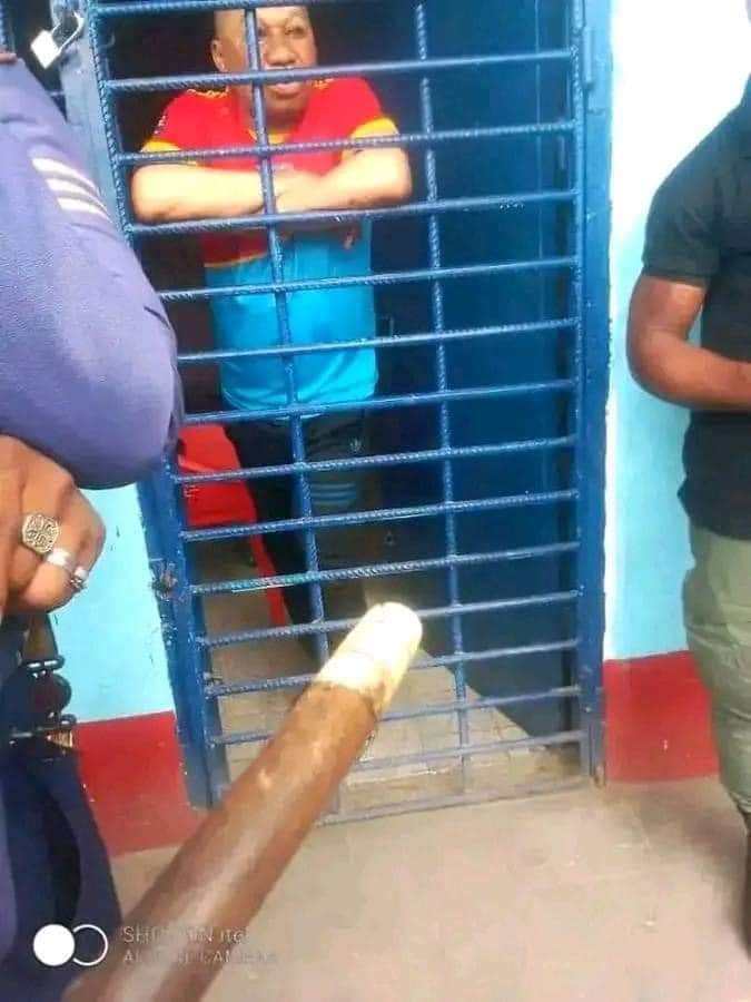 KiengeKki's tweet image. 🔴 Wampanga #Kabasele membre de l’Udps aurait été arrêté pour avoir manqué de respect à un cadre du Parti Présidentiel.