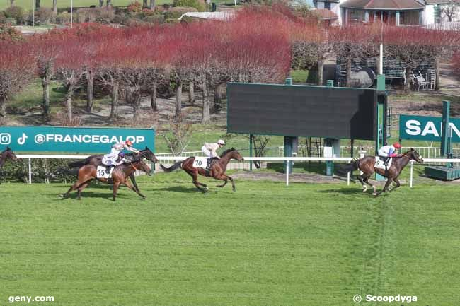 🏆 𝗧𝗥𝗔𝗕𝗨𝗖𝗢 remporte aisément, la 1⃣ère course évènement cette année sur l'hippodrome de Saint-Cloud. Vite en bon rang, a pris l'avantage à la distance et n'a plus été inquiété.