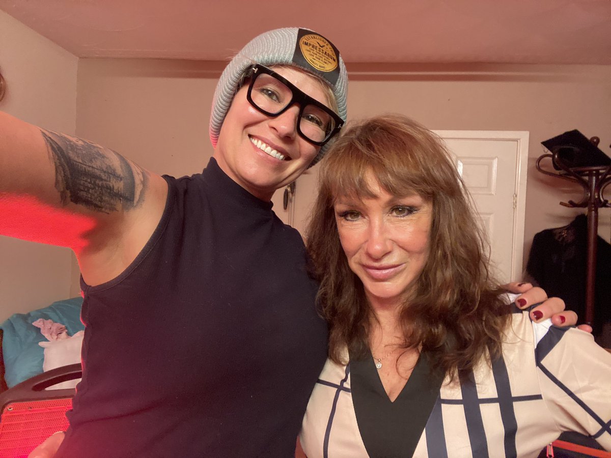 Someone just called us a Gruesome Twosome. 😂
I’m seriously fangirling rn, cannot contain myself, I’ve been wanting to meet <a href="/MissHGore/">Miss Hastings | Official Account | 2.0</a> Miss Hastings-Gore for years. 😍😍Watch this space for an announcement later this year and #FF &amp; #RT her.