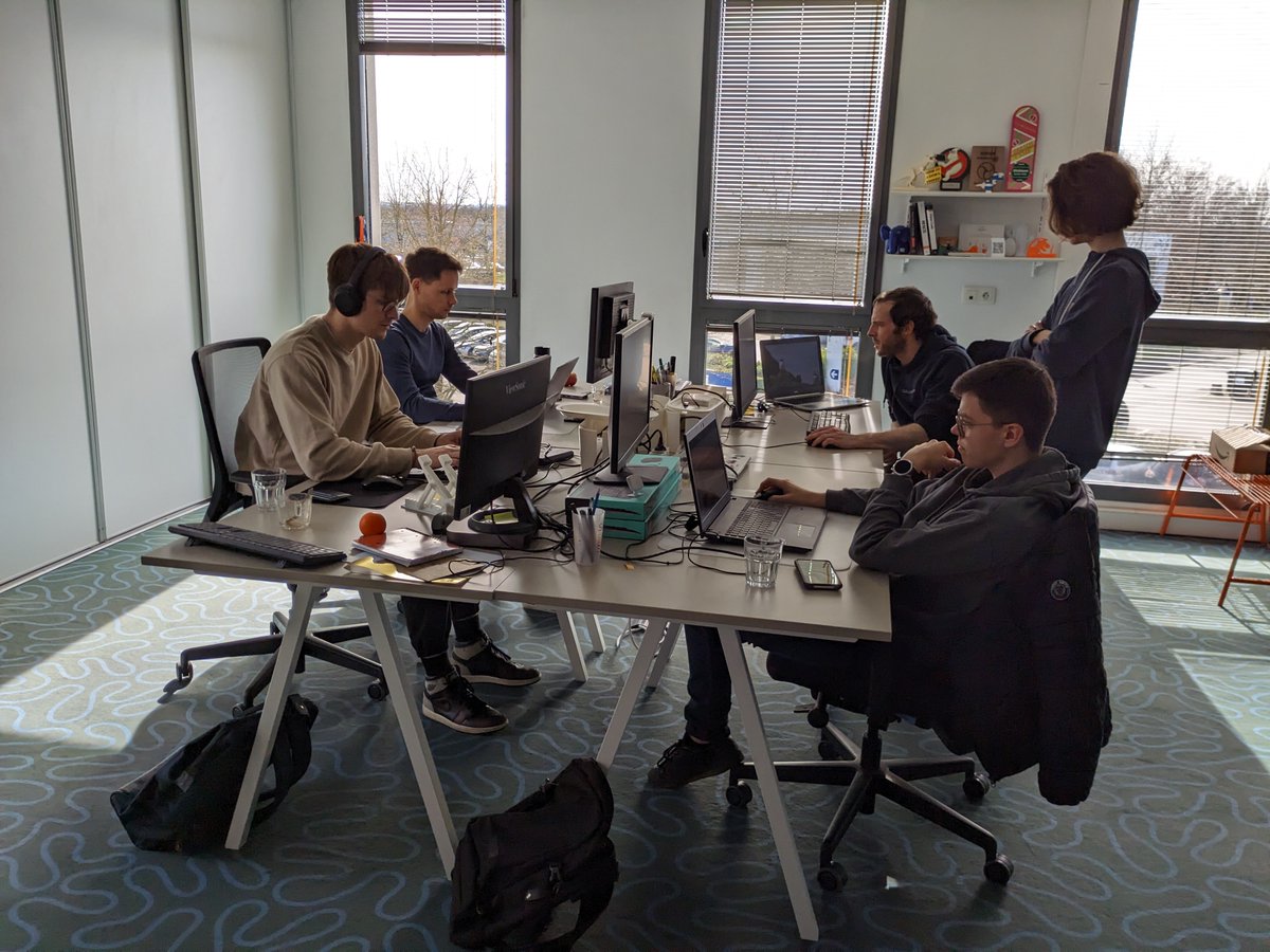 SlickteamFR's tweet photo. Aujourd'hui c'est Geeking Day chez Slickteam, on teste, on se forme, on fait des POCs et on partage ! https://t.co/owzcAQ7IKd