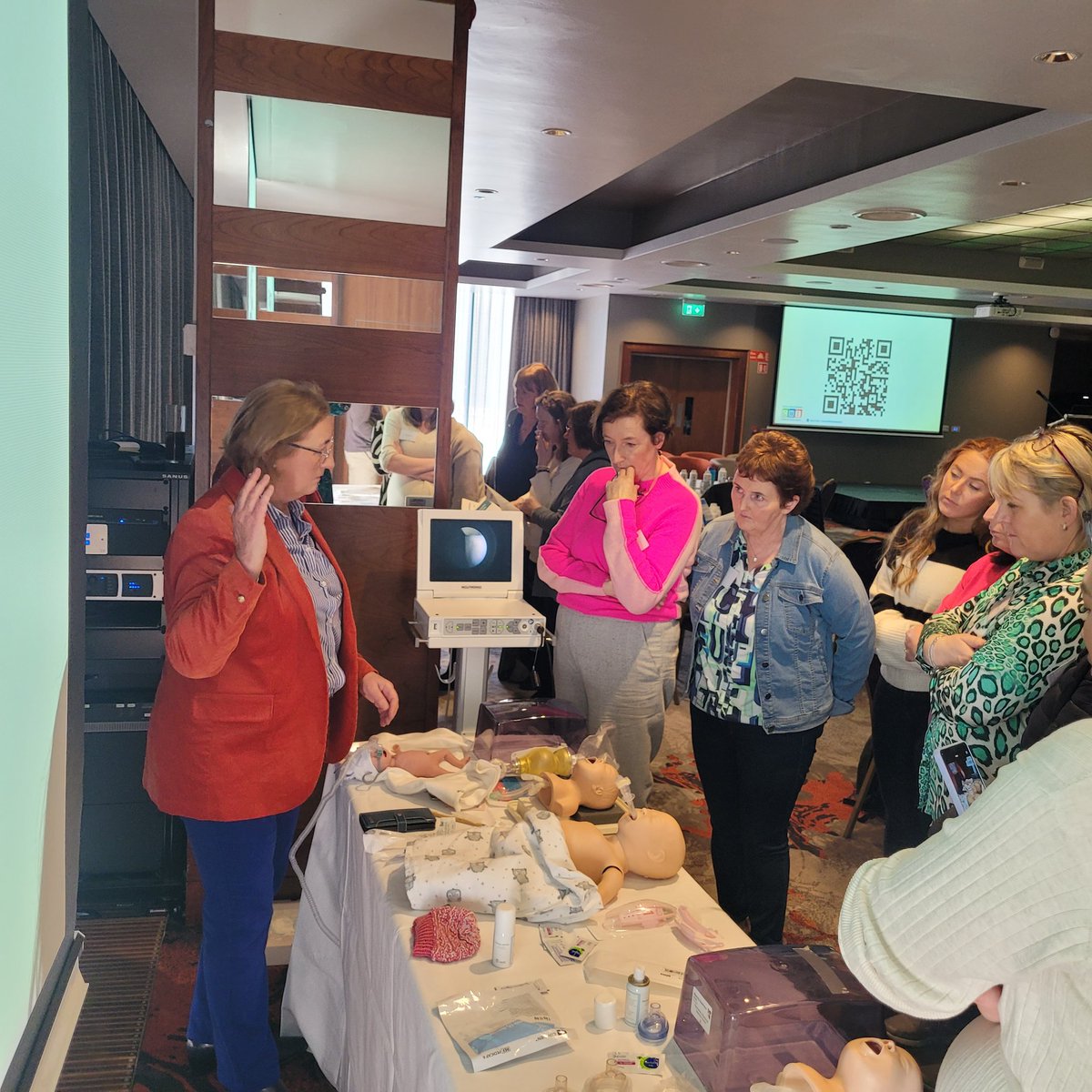 Jean demonstrates LISA at the Saolta Neonatal Study day in Galway @neonatal_uhg @JeanJamesParis @saoltagroup