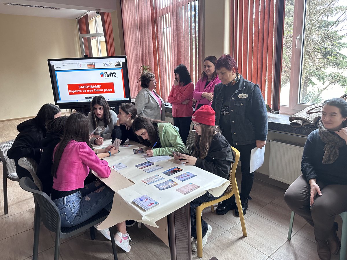 On 28.02.2024 г.  The team of Youth 4 Green Transition organized independent Clmate Fresk workshop at PMG 'Emanuil Ivanov' high school.

@EUinmyRegion
@ceebankwatch
@YEEnetwork
@ClimateEurope
@Startupregions
@EuTeens4Green
#EUTeens4Green #climatefresk