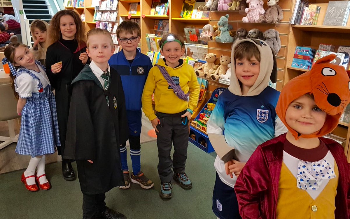 We're having lots of fun on World Book Day today, pupils from Cundall Manor School enjoyed choosing books and Storytime. #WorldBookDay @WorldBookDayUK #WorldBookDay2024 @CundallManor