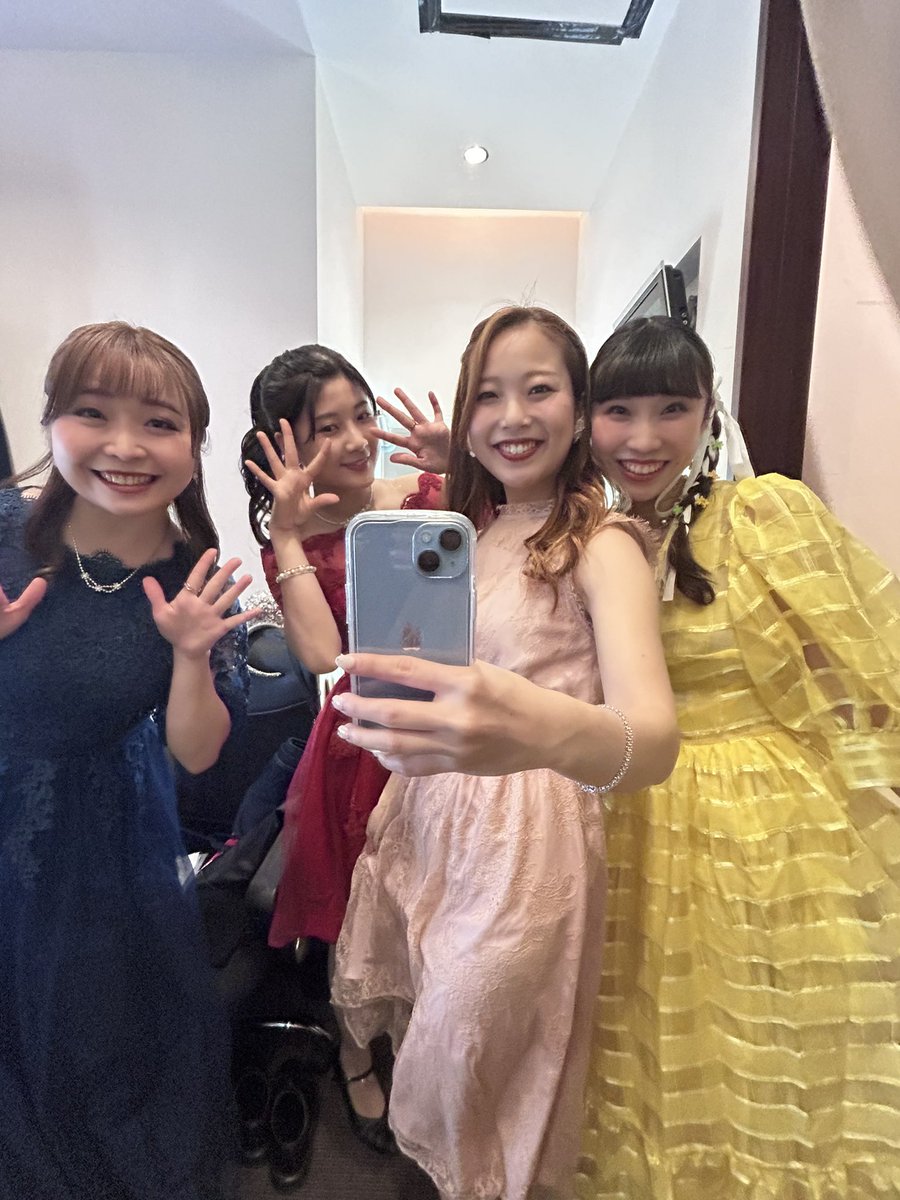 hanalexis's tweet photo. 取り急ぎ！
#Rolling Vol.4🏫
ご来場頂き、配信をご覧頂き
誠にありがとうございますっ👩🏻‍💼!!

皆様のおかげでなんとか無事
終えることができましたぁぁ🥹✨✨
皆様お楽しみいただけましたでしょうか！？
私は、楽しかったです！！！！！！笑

沢山はしゃいだ分今日は良く眠れそうだぁぁ��� https://t.co/KObXTLGuL3