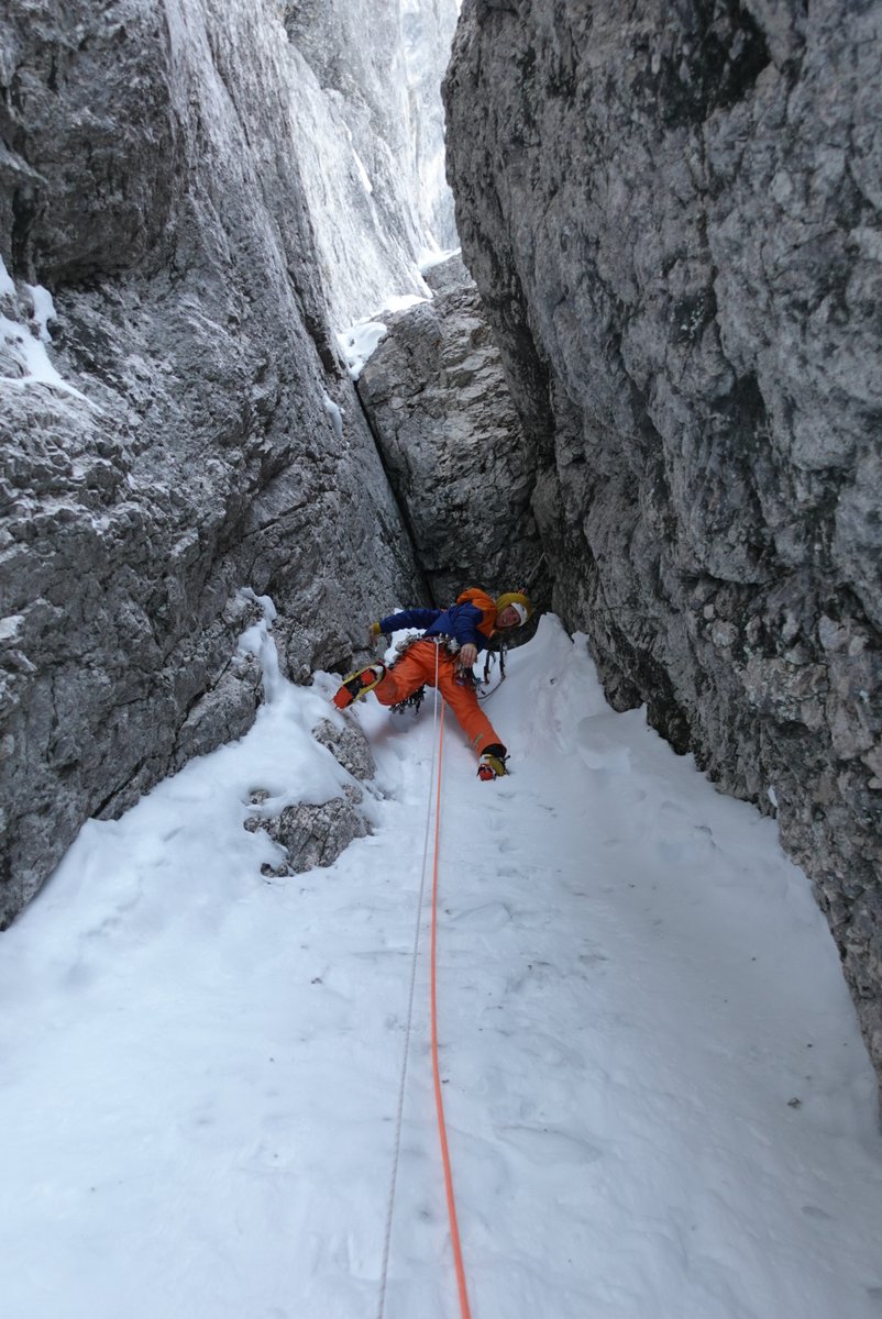 In January, the Young Alpinist Group headed to Slovenia for a winter climbing exchange in the Julian Alps. The team embraced challenging conditions, with heavy spindrift, strong wind and buried gear placements on some routes. Read the full report here: bit.ly/3UR0ETH