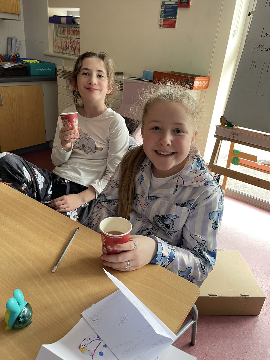 Dosbarth_Class9 tweet media