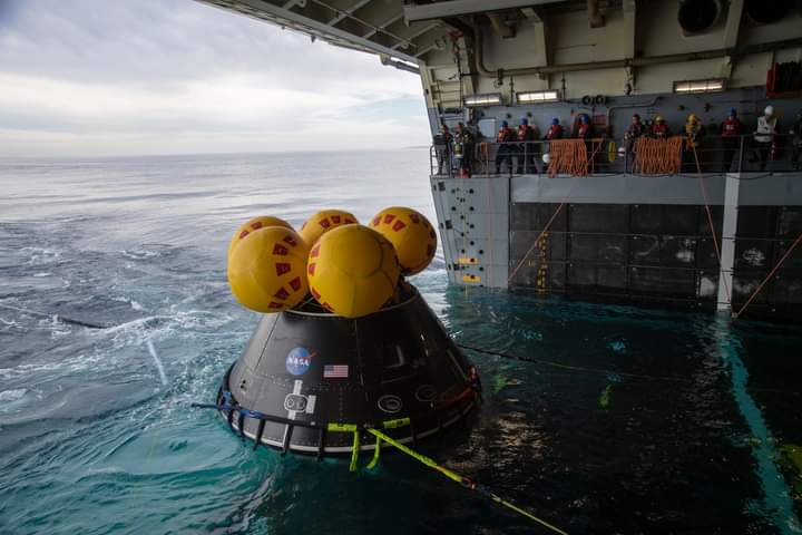 Our Amphibious Readiness Groups combine the power of the #USNavy with that of the U.S. Marine Corps . Sailors, landing craft, and aircraft come together to be the tip of the spear, projecting power around the world and providing humanitarian assistance when called upon.