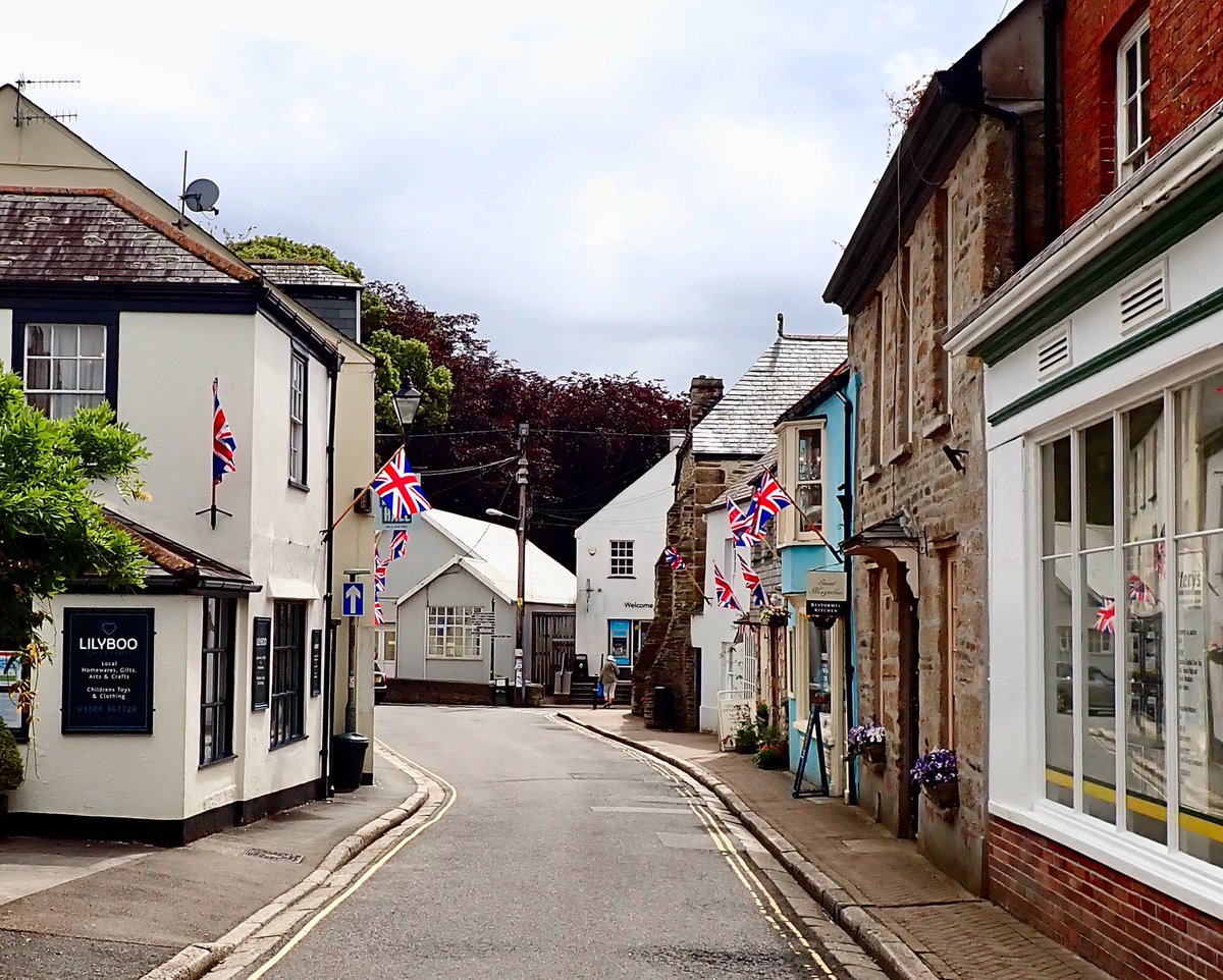 Lostwithiel is business as usual! Yes, a lovely old 17th century property has partially collapsed, just off Fore street. There are road closures in place, but our shops, pubs restaurants and other businesses are open as usual, please don't stay away if you have heard differently!