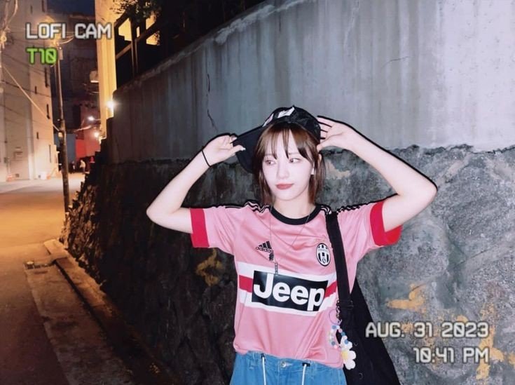hourlymoonsua's tweet photo. moon sua film https://t.co/wamJa0uD4c