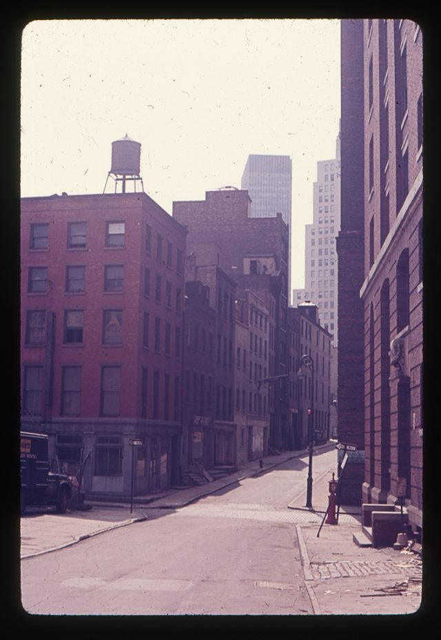 New York City In Kodachrome – Color Photos Found In A Trashcan From the 1950s and 1960s
 
Financial District and *Ferry* St being the cross street, view south on Cliff St 1967
 
#newyork #financialdistrict #1967