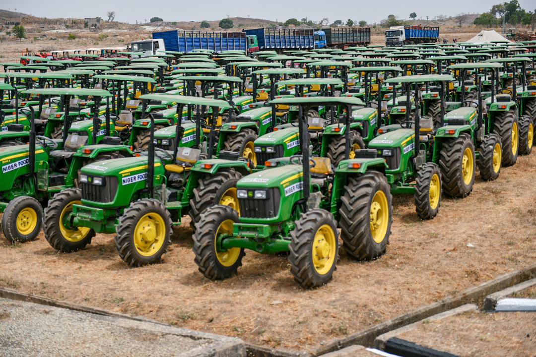 Niger State will, on Monday, March 11, 2024, welcome the Father of the Nation, His Excellency President Bola Ahmed Tinubu (GCFR), to Minna Airport City Special Agro-Processing Free Zone (the first in Nigeria). Niger is the Pilot state for the Renewed Hope Agenda on Food…