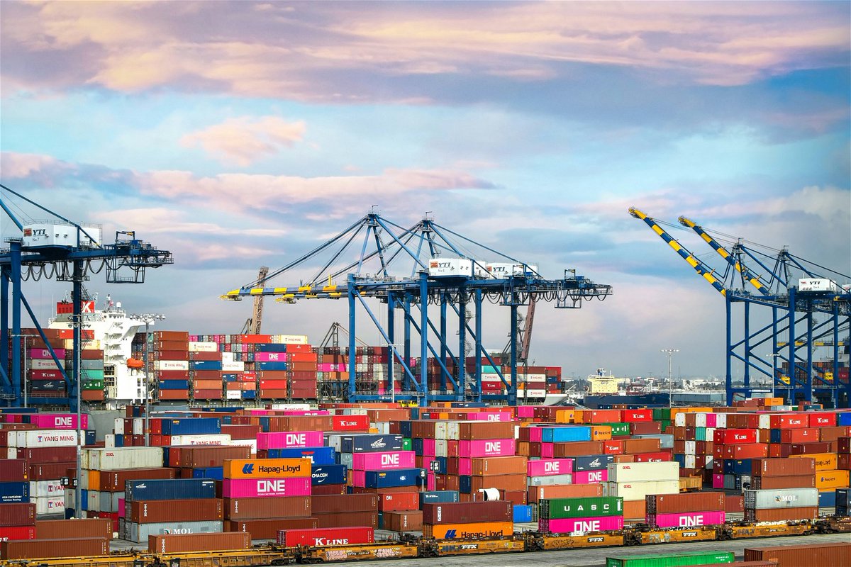 Unlocking Supply Chain Visibility: Navigating the Complex Networks
Read The News: icttm.org/unlocking-supp…
#SupplyChainVisibility #LogisticsManagement #SupplyChainNews #BreakingNews #SupplyChainInsights #ICTTM
