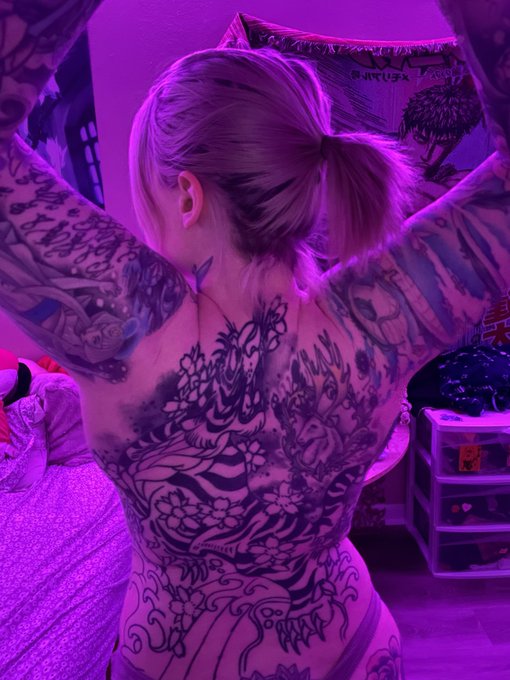 😂 look how big my arms are now that I&rsquo;ve been focusing on lifting weight instead of cardio. I should