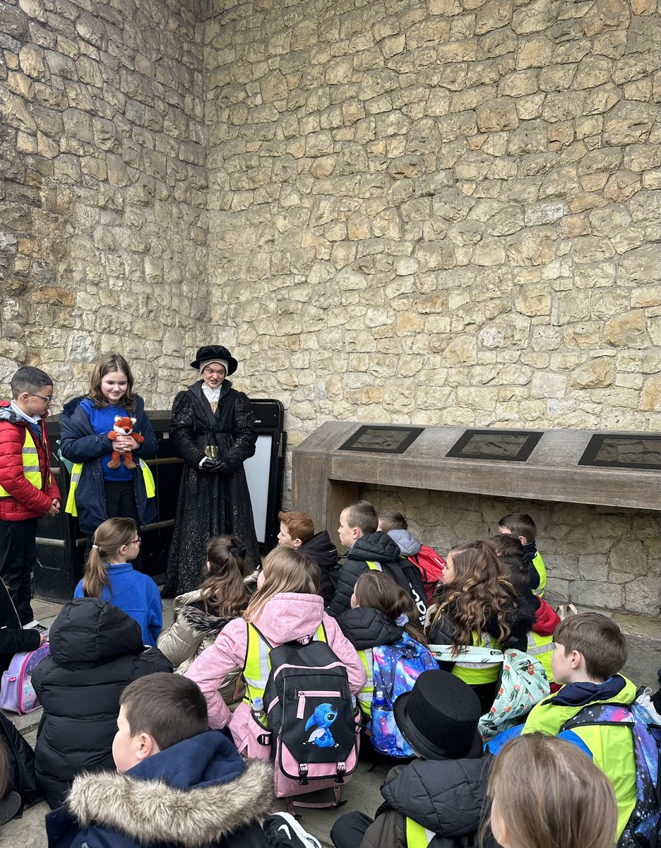 HighViewY4's tweet image. We’ve arrived! Just finding out all about Henry and his wives. #historyisfun