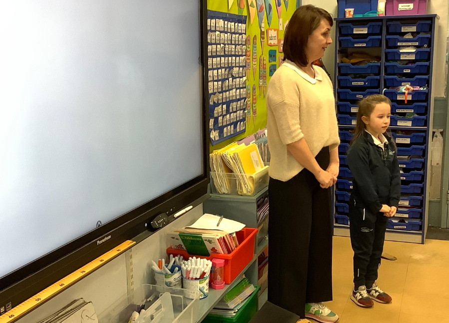 One of our P3 parents carried out a Romanian workshop with P3 today. We learnt how to say some words and how to count to 10. She also shared lots of fun stories. Thank you so much. #IntegratedEducationMonth24 #IEM24 @niciebelfast @IEFNI