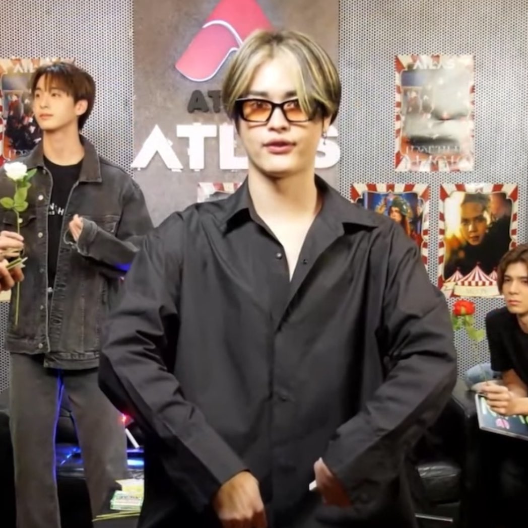 Wait_JHS's tweet image. อันนี้สนไน๊ เพื่อนสมจังปะคับ 😂

꒰ #NiceATLAS 👾🪼꒱
 #ATLASxEFMFANDOMLIVE