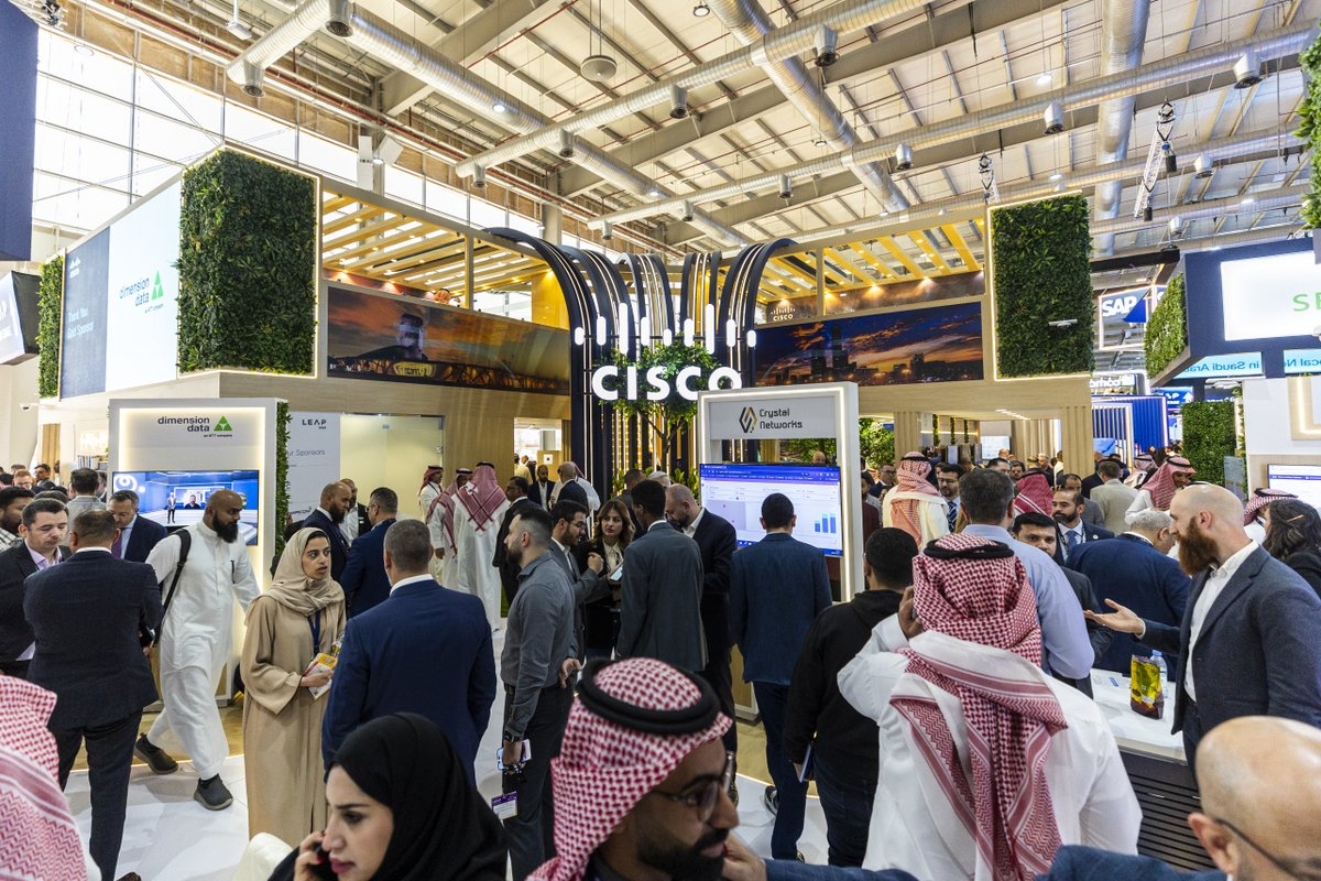 CiscoSaudia's tweet image. What an incredible final day at #LEAP24! Our team and partners at the Cisco booth showcased the latest #AI embedded technologies geared towards powering the Kingdom’s digital transformation.

#CiscoLEAP #CiscoSaudi