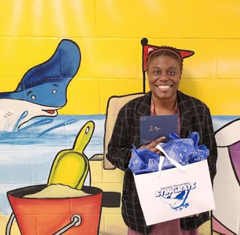 FESstingrays's tweet image. In recognition of National School Social Worker Week, we salute our very own Dr. Danielle Mozie, FES Social Worker.  She is invaluable to our school and students.  Thank you Dr. Mozie!