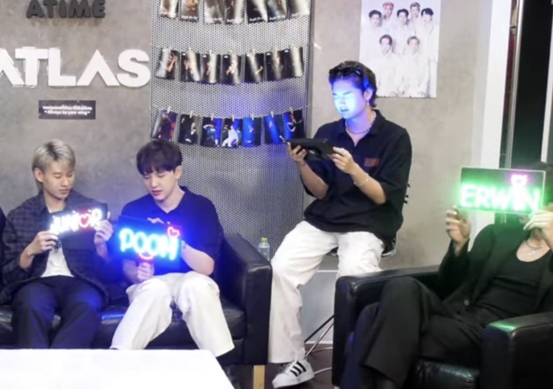 ArmTaen9's tweet image. อันนี้สาระ บ้านไนซ์ใช้ถ่านยี่ห้ออะไร 55555555555 ทำถึงทุกไลฟ์คุณน้า 5555555 ... #ATLASxEFMFANDOMLIVE #NiceATLAS