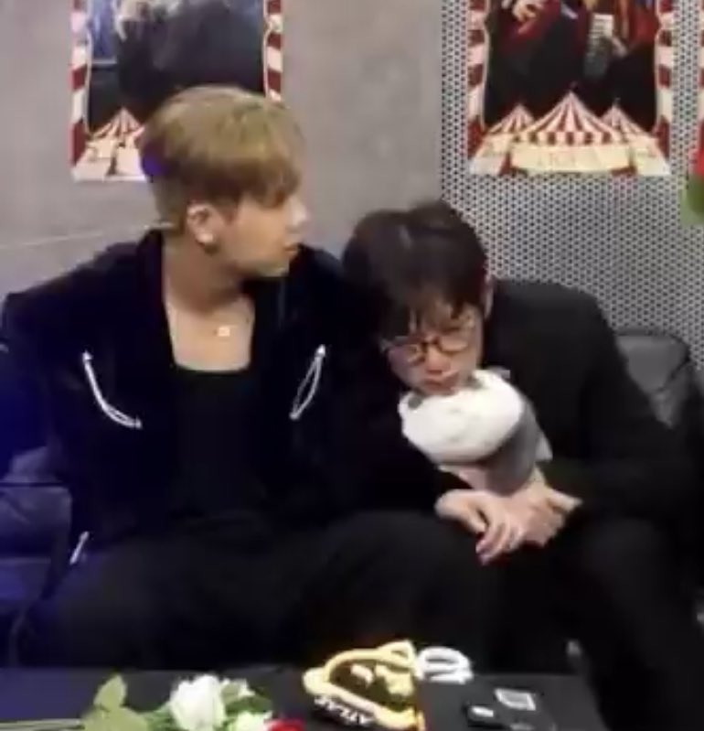 pmpmbmb's tweet image. พุมใจน้วยน้องมิว🫳🏻🐼

#ATLASxEFMFANDOMLIVE
#PoomATLAS #MuonATLAS