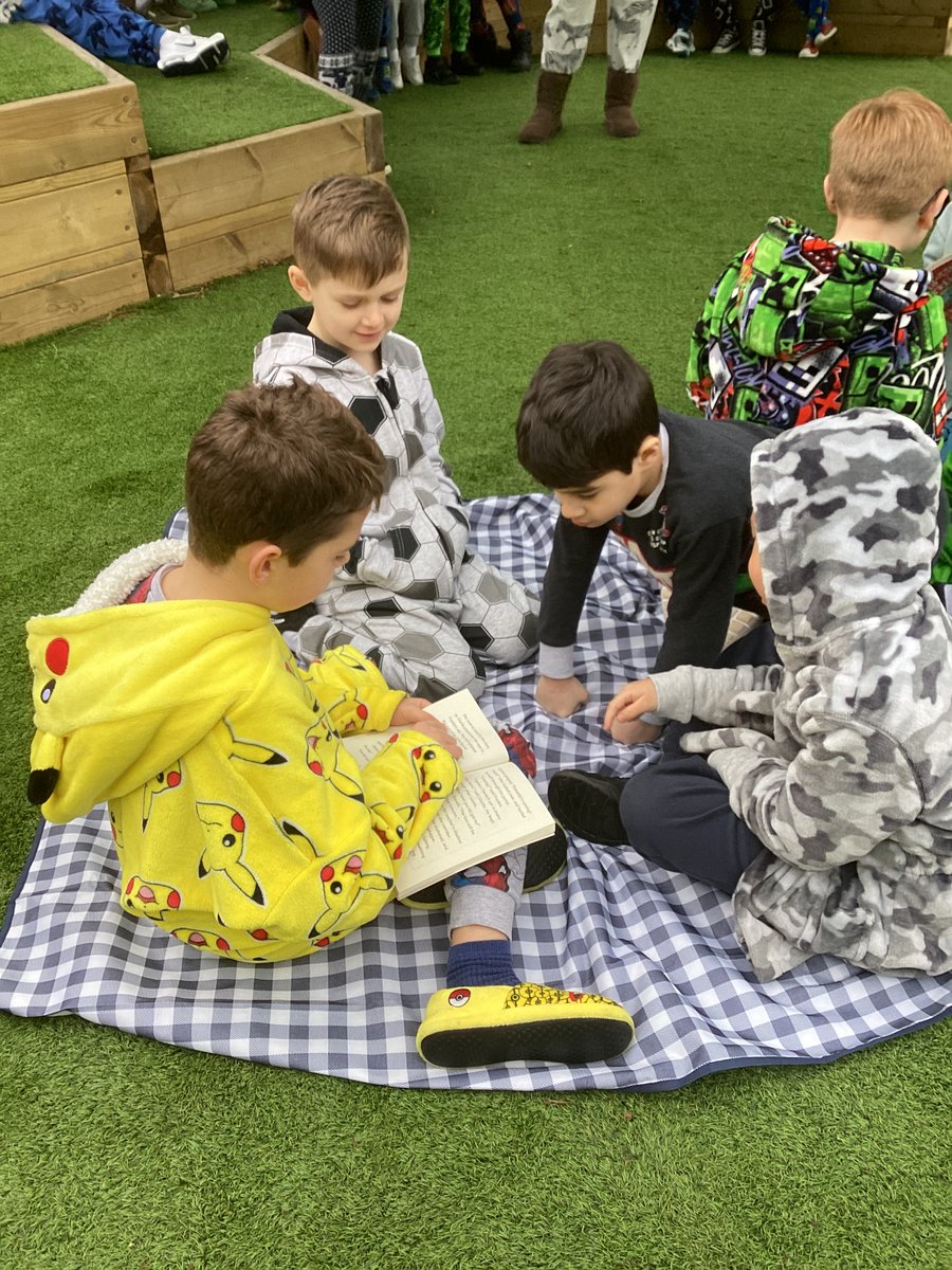 SaintNicksSch's tweet photo. #SaintNicksSch year groups have come together today to enjoy #WorldBookDay. #StNicksYear2 having a fabulous time reading with #StNicksYear3 and taking part in a reading café in class. #StNicksCommunity https://t.co/uNtF1ds69R