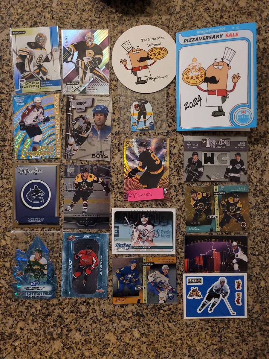 chumbucket1723's tweet photo. Huge shoutout to @MagicPizza101 for his amazing stack sale! Picked up a ton of cool cards and had a blast. Thank you to everyone who gifted me cards during the sale, including chris gifting me a handful of pc cards! You all are awesome! #FS4L https://t.co/vAkdYeJivy