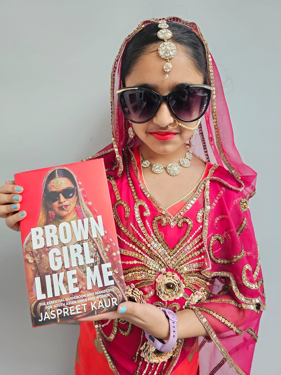 HAPPY WORLD BOOK DAY 🎉🎉🎉 Thank you to the lovely Pareen for representing Brown Girl Like Me for your #WorldBookDay ❤️ WE LOVE TO SEE IT ✨✨✨