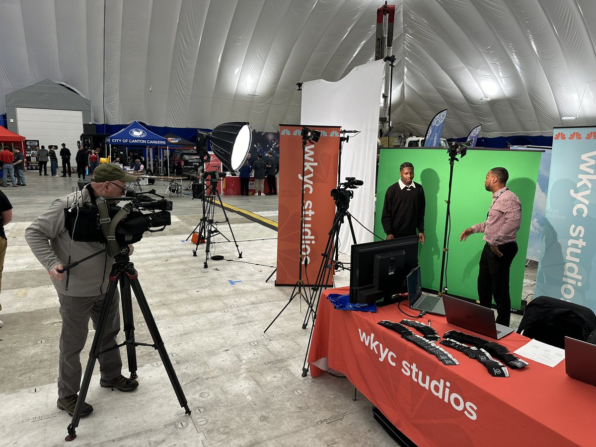 Producer_Jon's tweet photo. Proud to be part of the Junior Achievement Inspire event @wkyc #3Cares #EducationStation https://t.co/o5k3qd4aFd