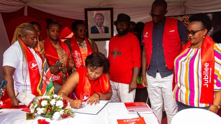 Leaders led by the National Assembly Deputy Minority Whip &amp; Embakasi West MP <a href="/HonMarkMwenje/">Mark Muriithi Mwenje</a>, Starehe MP <a href="/HEAmosmwago/">Hon Amos Mwago Maina (Emirates)</a>, Embakasi East MP <a href="/HEBabuOwino/">Babu Owino</a>, Mama Nai <a href="/Rachelshebesh/">Rachel Shebesh, CBS</a>, among others, stream into the Jubilee Party booth at the ongoing <a href="/thePDFestival/">The People Dialogue Festival (PDF)</a>
#MbelePamoja