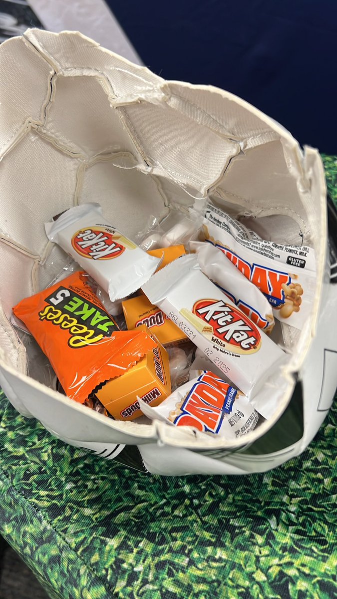 RiverbendTurf's tweet photo. @askILSTMA Winter Workshop #cleanfieldsaresafefields #notZEROmaintenance #whitechocolatelunch https://t.co/Wizmz7QBkv