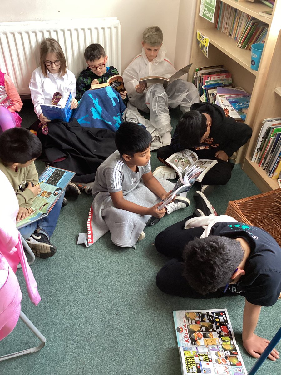BPSYearFour's tweet image. It’s World Book Day! 📚we have been enjoying a range of fun activities in Year 4 today including forming a human library, having a Book-nic and writing our own book reviews! #billingshurstreading
