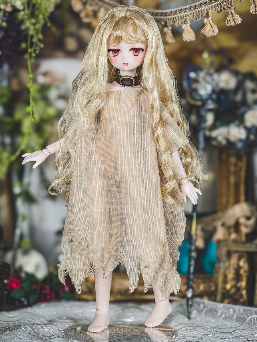 アイドール東京 販売品 「ボロボロの服、マント セット」のご紹介です