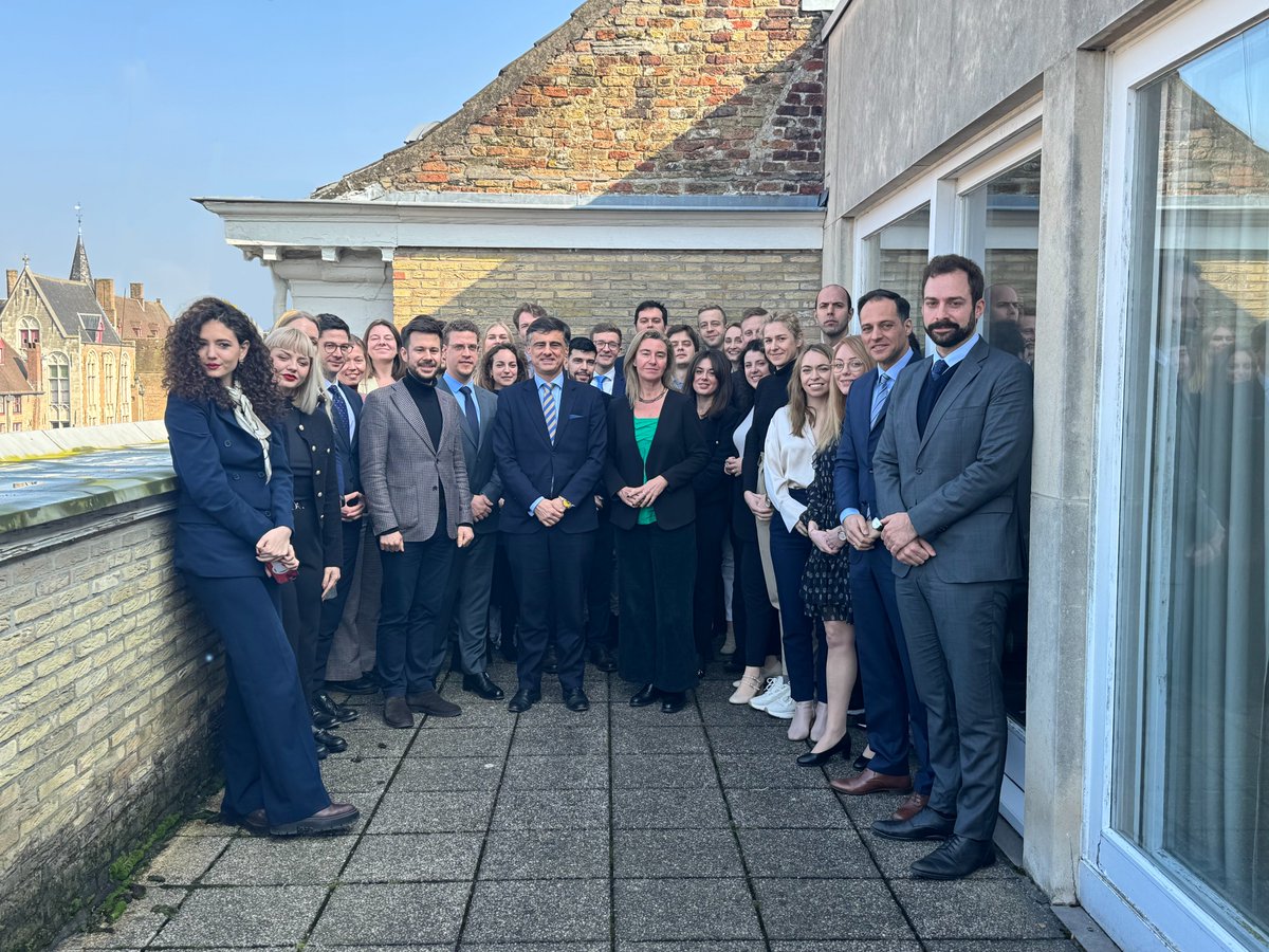 EUDiploAcademy's tweet photo. Honored to host Tiago Antunes, Secretary of State for European Affairs of Portugal🇵🇹 at the European Diplomatic Academy today. Grateful for the enriching dialogue and insights shared during the visit!

#EUDiplomacy https://t.co/T8V7X2jjKg