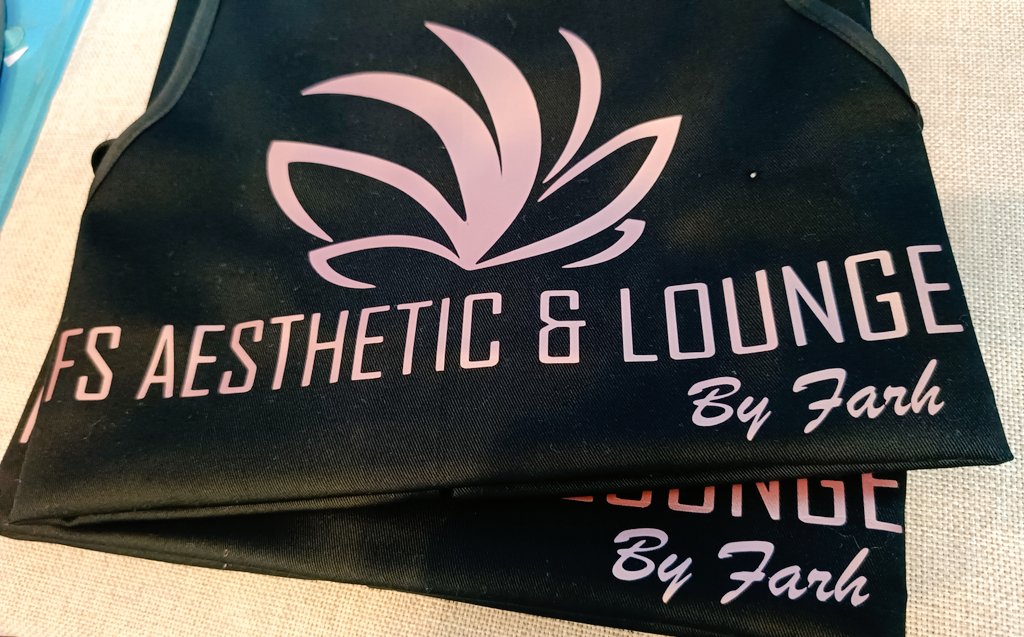 Apron done for an aesthetician. Logo and name in rose gold #apron #aesthetician #rosegold #aesthetics #LYZ #SHEIK #LYZEMBROIDERY #LYZPRINTING
