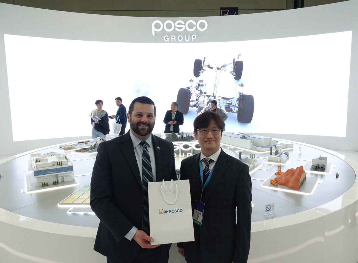 Indiana_EDC's tweet photo. Today, we saw the advancements one of Indiana’s longtime Korean partners, POSCO, is making while touring their #InterBattery booth.
Their Jeffersonville plant created more Hoosier advanced manufacturing jobs. We hope to continue building the relationship we’ve established. https://t.co/bFmuvg7zH6