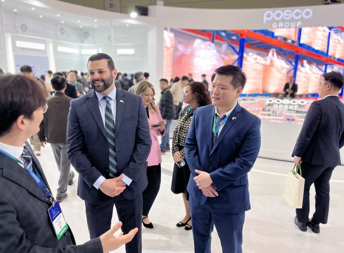 Indiana_EDC's tweet photo. Today, we saw the advancements one of Indiana’s longtime Korean partners, POSCO, is making while touring their #InterBattery booth.
Their Jeffersonville plant created more Hoosier advanced manufacturing jobs. We hope to continue building the relationship we’ve established. https://t.co/bFmuvg7zH6