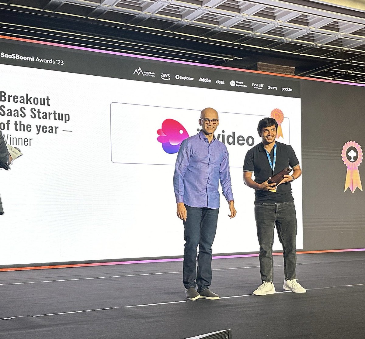 _sankyy's tweet image. This one is special. Won the breakout SaaS startup of the year. This one belongs to the team @invideoOfficial entirely… the fantastic bunch of people who do magic everyday and to @_anshulk for being my partner in crime.
Success has many fathers and I am super grateful to…