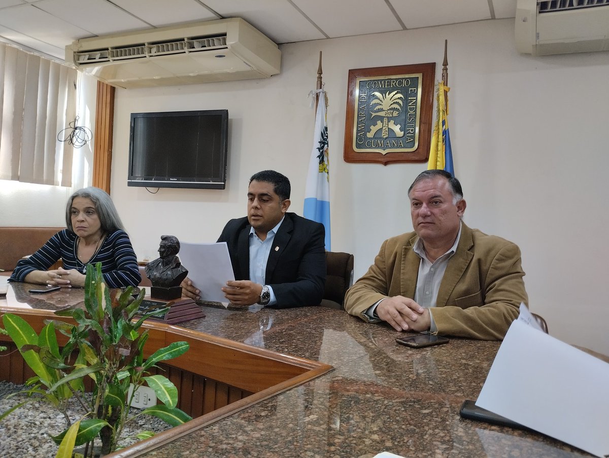 camaradecumana's tweet photo. Empieza la Asamblea Anual Ordinaria de la @camaradecumana la  gestión del presidente @MiguelPazos y entrada del nuevo presidente para el período 2024-2026 @AbelardoKasabd1 https://t.co/nPachhXmQL