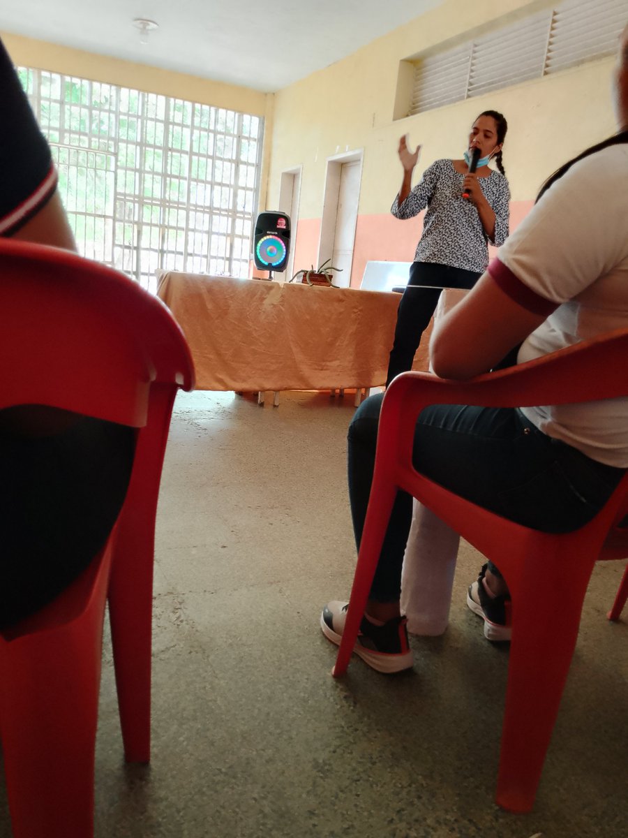 Nunca consideres el estudio como una obligación, sino como una oportunidad para penetrar en el bello y maravilloso mundo del saber”. Albert Einstein.
#Encuentro de estrategias de aprendizajes en los niveles de 1° a 6° grado ..
#FUNDABIT_Presente