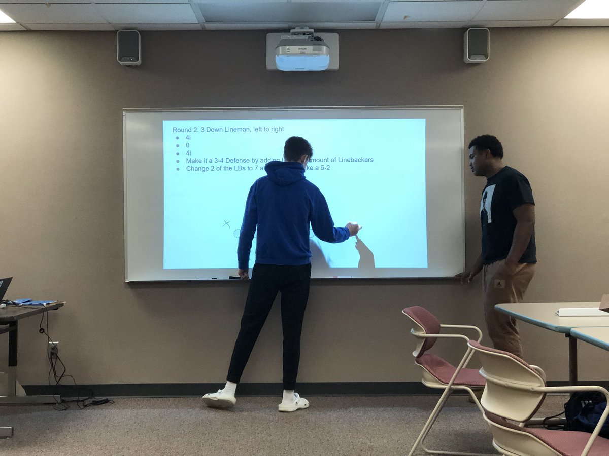 ElkhartLionsFB's tweet image. QB Academy and #SpeedFreaks Chalk Talk this morning! Lots of learning, collaboration, and fun. Excited to see our guys getting after the mental side of the game! #NewERA #LEAD