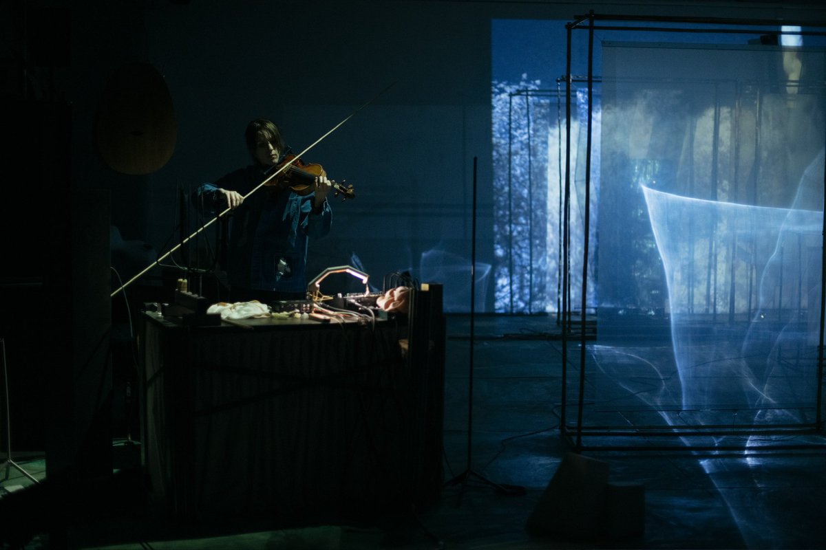 Premiering Flat Sun at Rosendal Teater in Trondheim on March 14th. Come say hello! 📸: Signe Fuglesteg Luksengard 

rosendalteater.no/program/flat-s…