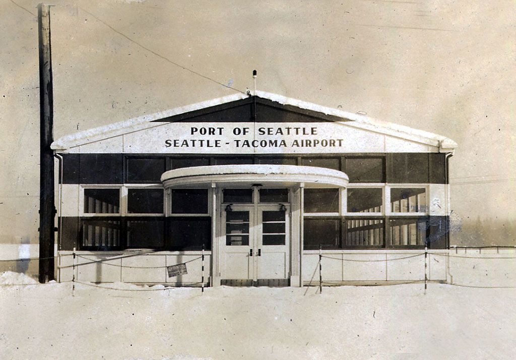 HistoryLink's tweet photo. #OnThisDay in 1942, the Port of Seattle agreed to build a new regional airport. https://t.co/ODHtPG0Hfc https://t.co/Jivf3G2veP
