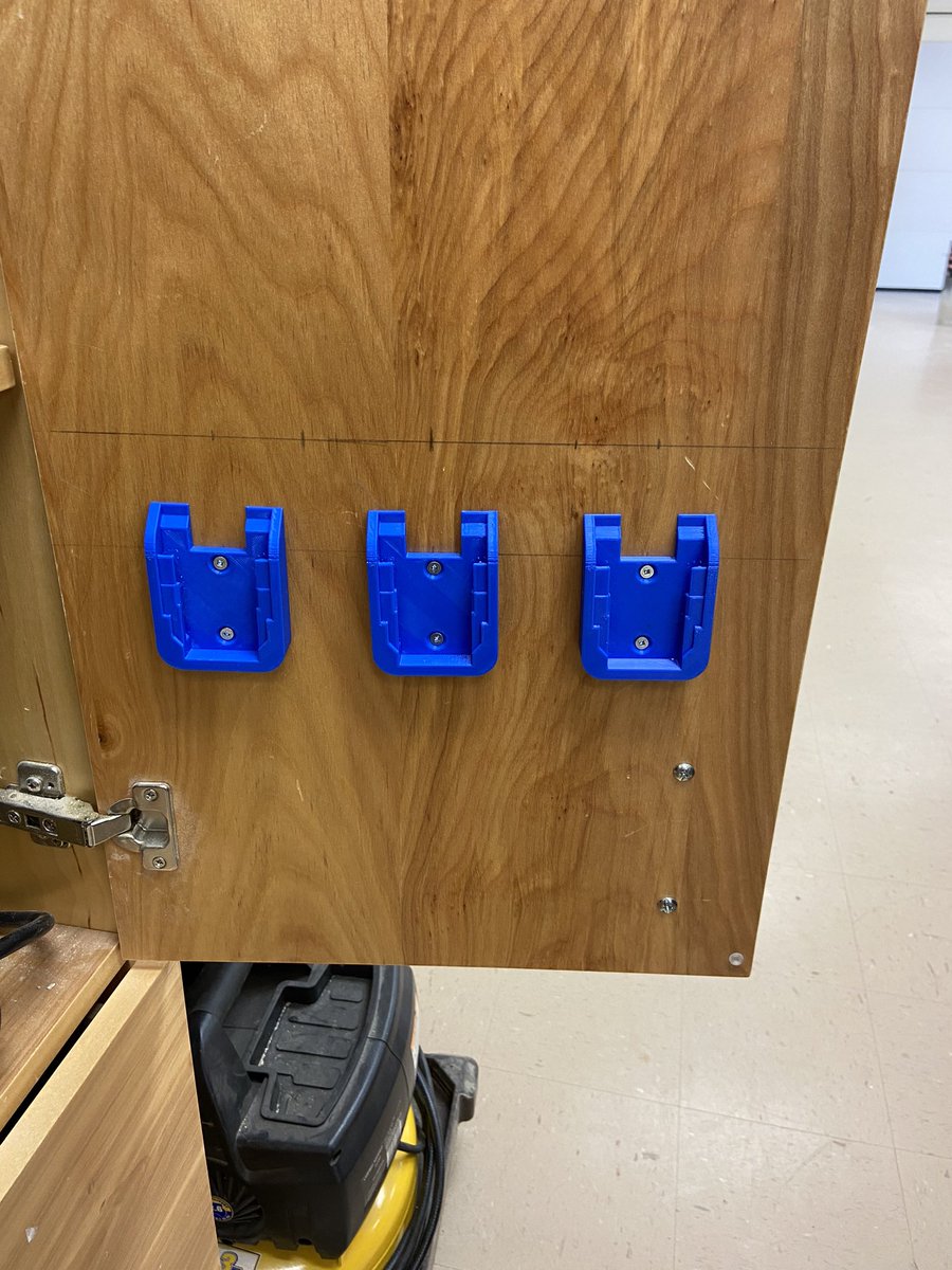 I like everything to have it’s place. Printed battery holders to help store the charged batteries. When a battery dies, grab a new one and change the old one. <a href="/nltatesic/">NLTA TESIC</a> <a href="/nlesd/">wretling</a> #3Dprinting #NLShopTips