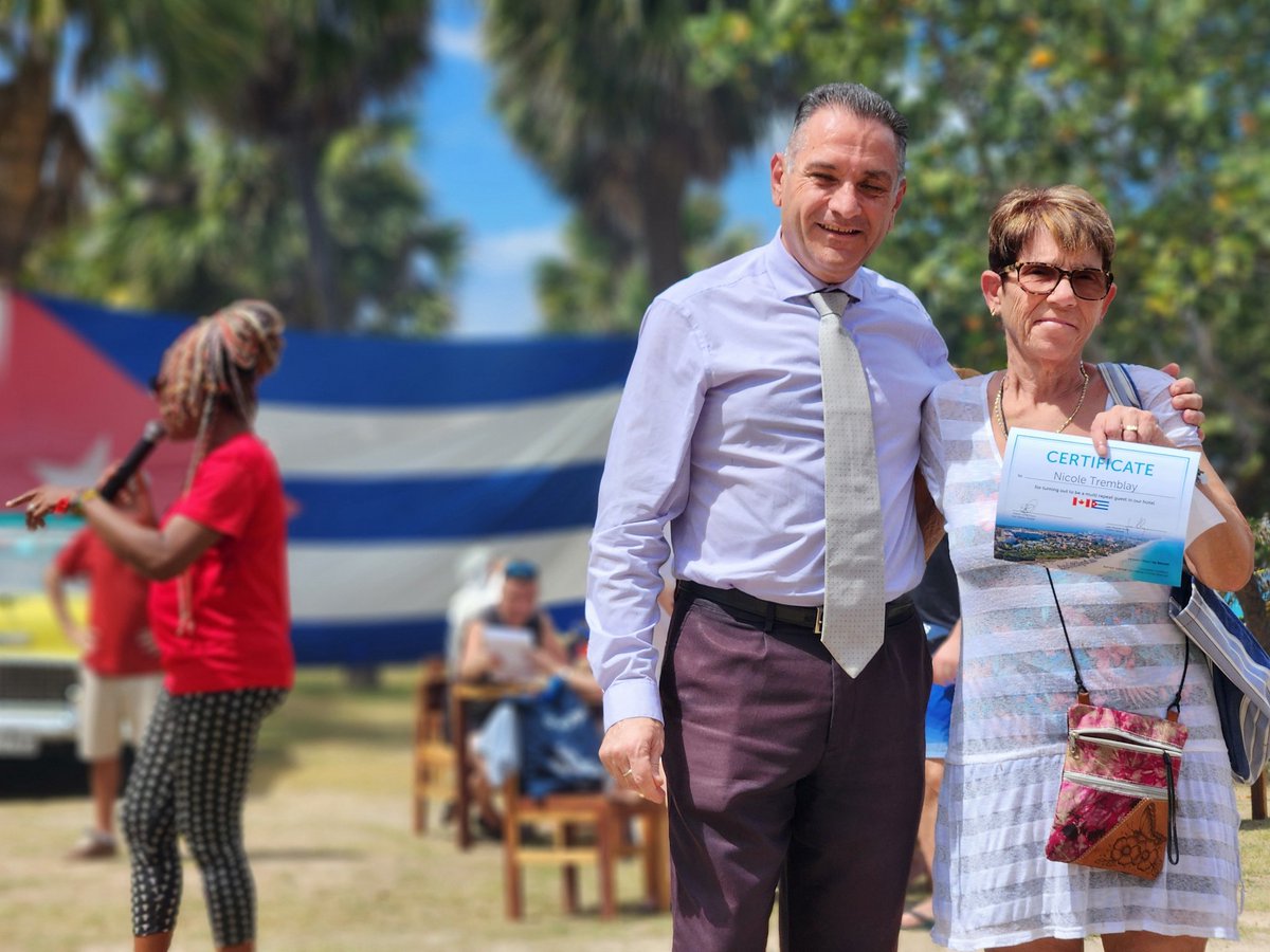 Var_by_Barcelo's tweet photo. 🇨🇺 Cada semana es un honor homenajear al cliente más repitente de la semana en el Día Cubano. ¡Felicidades, Nicole Tremblay!
#CubanDay #VaraderoResortbyBarceló https://t.co/4Jpq2pXhWP