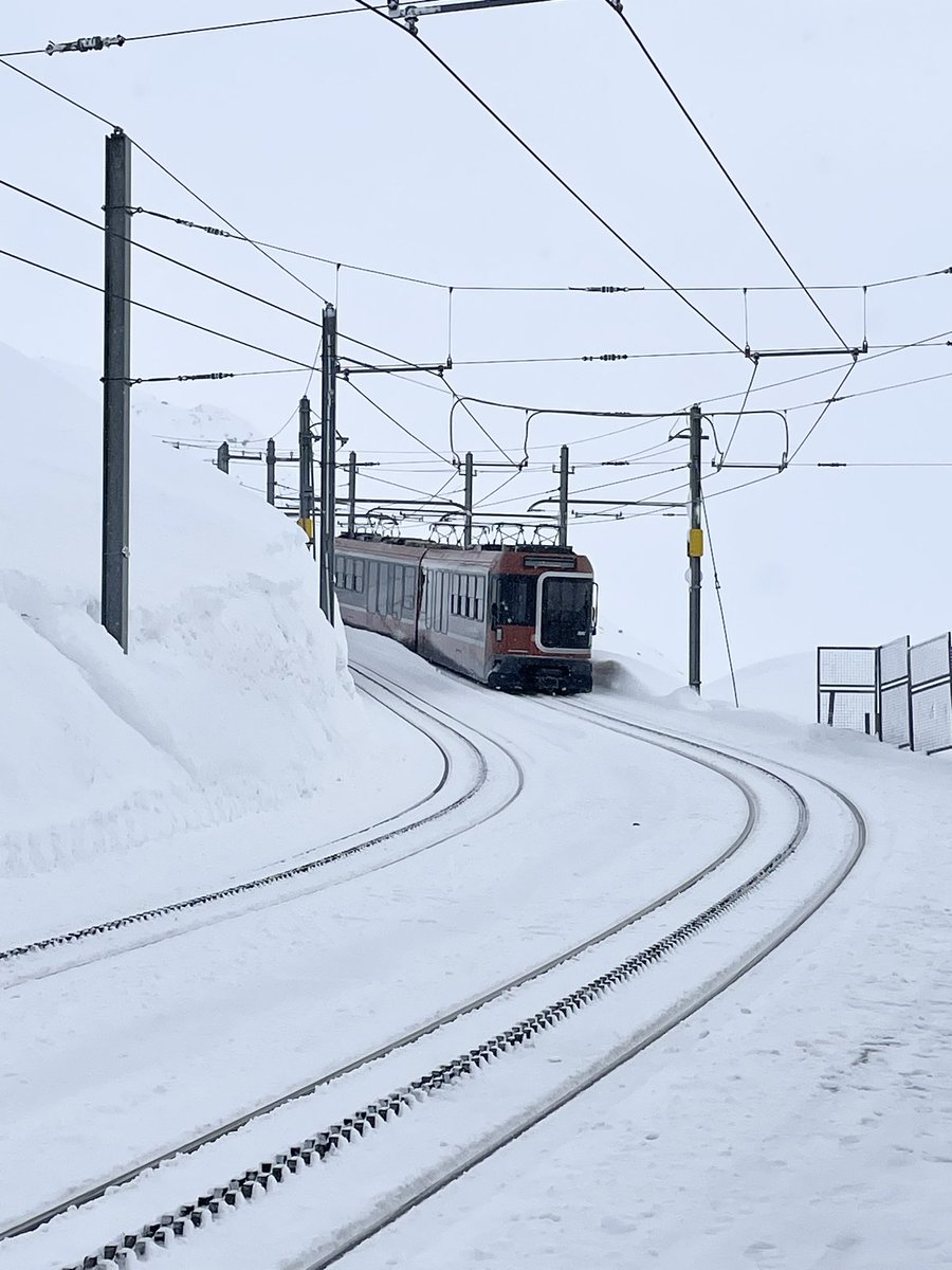 JensSuitcase's tweet photo. Total white-out, so no sight of the mighty #Matterhorn 🏔️
But would I change this incredible train trip for anything? Hell NO!
Totes Amazeballs!!!! ❤️ #train #traintrips #trains #Switzerland #zermatt @Gornergratbahn #snow #thursdayvibes #mountains
⛄️ ❄️ 🚆🏔️⛄️❄️🚆🏔️⛄️❄️🏔️ https://t.co/O6neEH2ibE