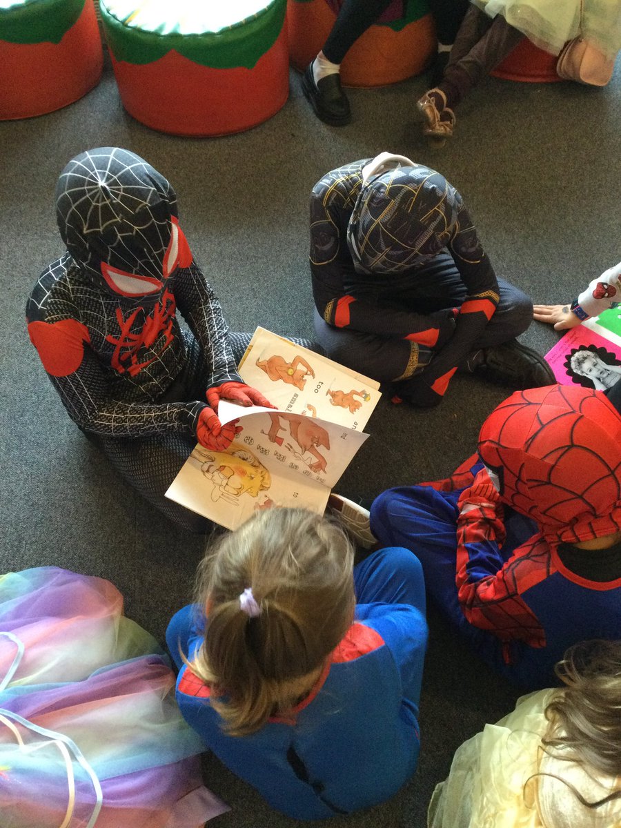 MissNorton5's tweet photo. We loved reading to the younger children in the library today @HLC_Primary 📚 https://t.co/nuluRhX74w